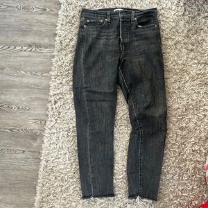 LEVIS WEDGIE SKINNY RAW HEM JEANS